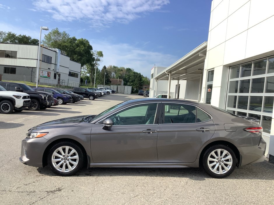 2018 Toyota Camry SE-4