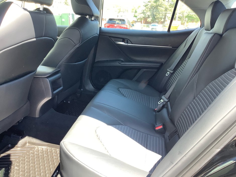 2020 Toyota Camry SE-15