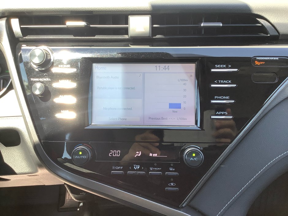 2020 Toyota Camry SE-21