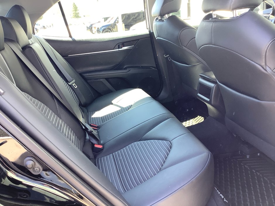 2020 Toyota Camry SE-13