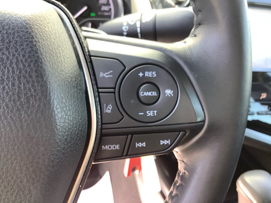 2020 Toyota Camry SE-18