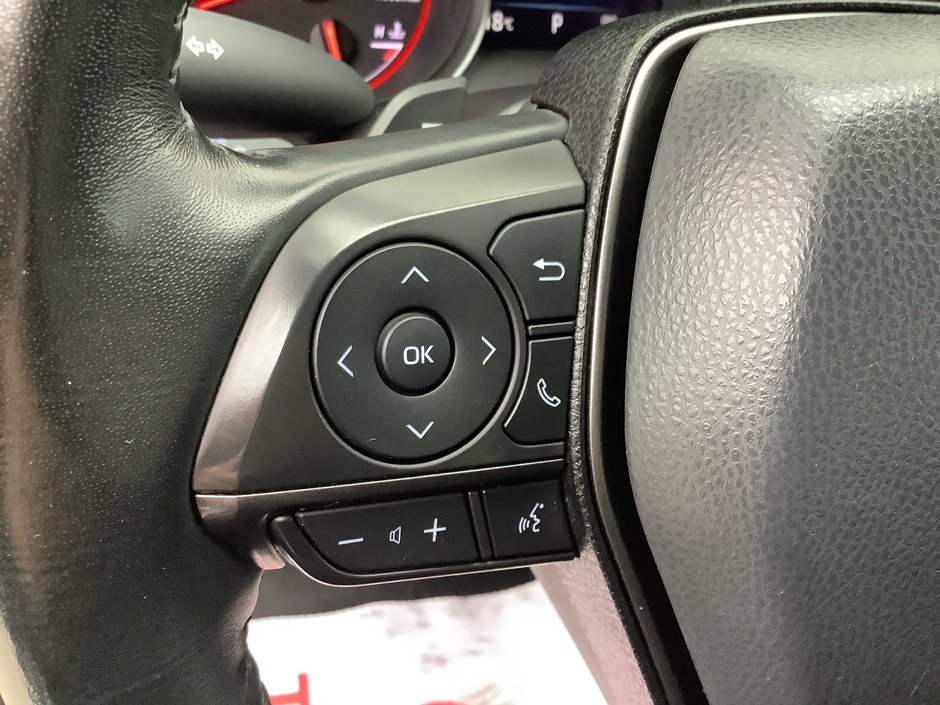 2022 Toyota Camry XSE-19