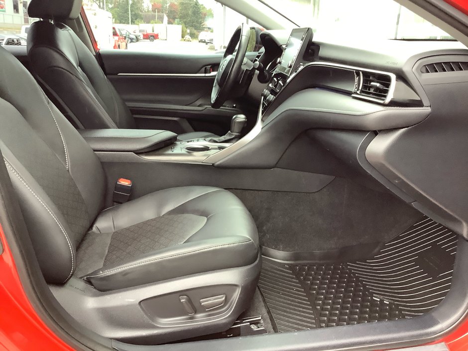 2022 Toyota Camry XSE-13