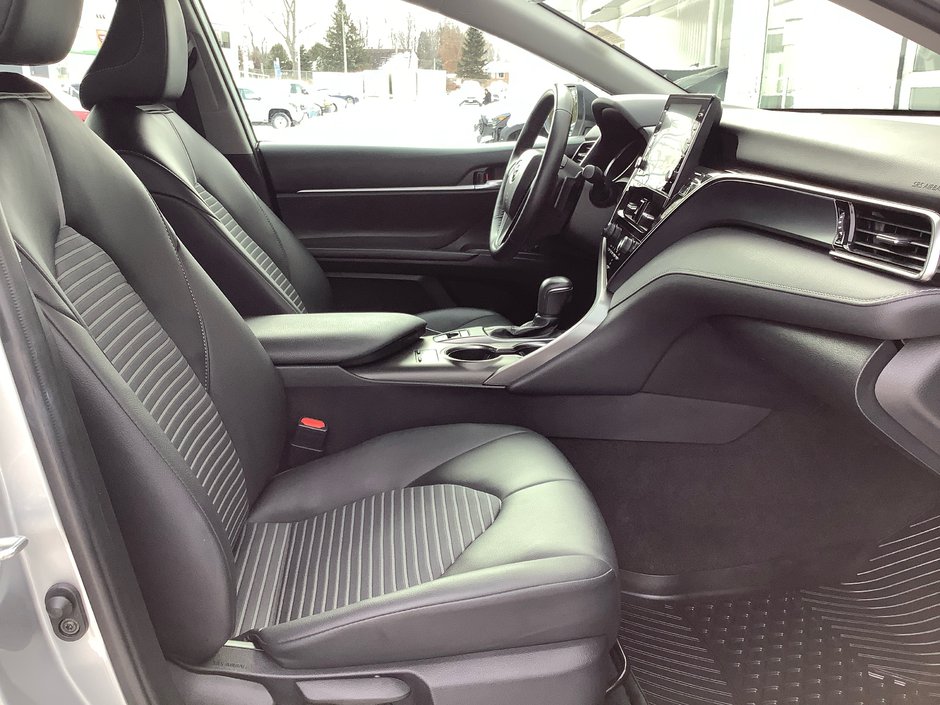 2023 Toyota CAMRY SE-11