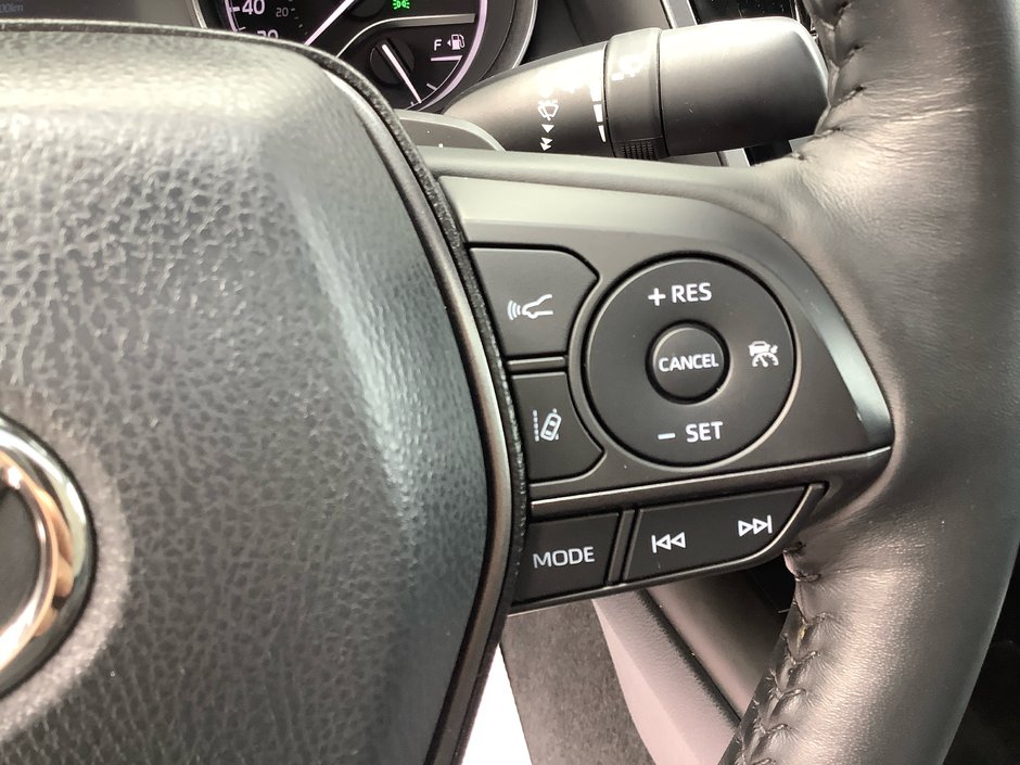 2023 Toyota CAMRY SE-18