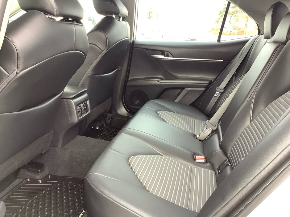 2023 Toyota CAMRY SE-14