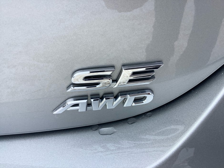 2023 Toyota CAMRY SE-6