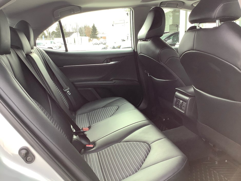 2023 Toyota CAMRY SE-12