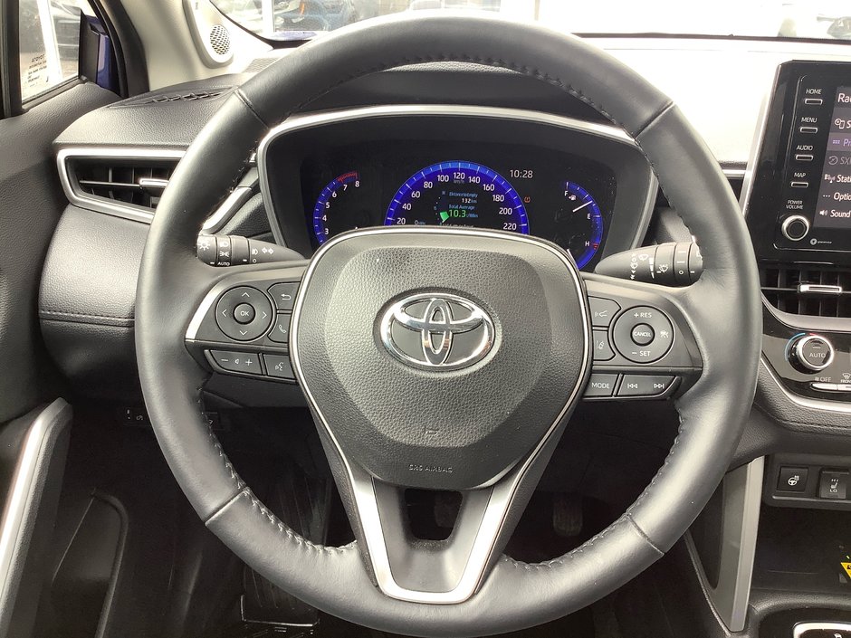 2022 Toyota COROLLA CROSS X XLE-15