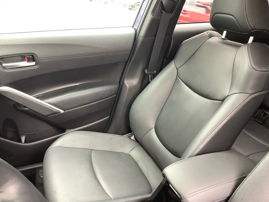 2022 Toyota COROLLA CROSS X XLE-12