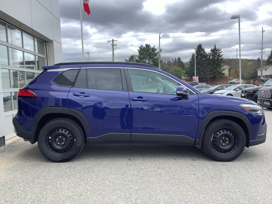 2022 Toyota COROLLA CROSS X XLE-3