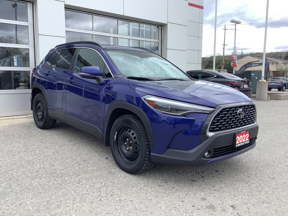 2022 Toyota COROLLA CROSS X XLE-1