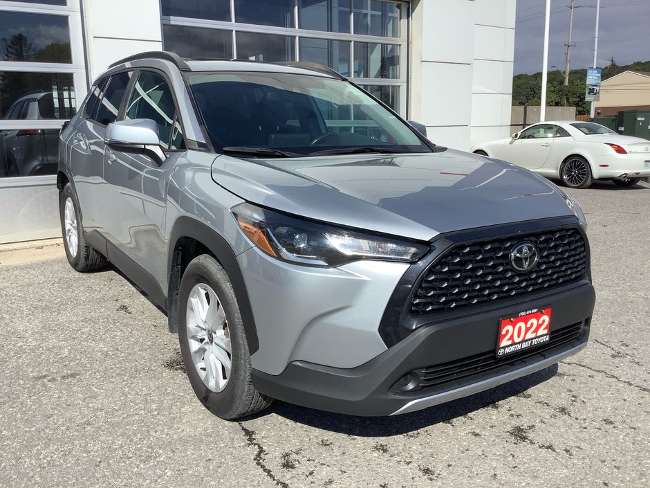 2022 Toyota COROLLA CROSS LE-1