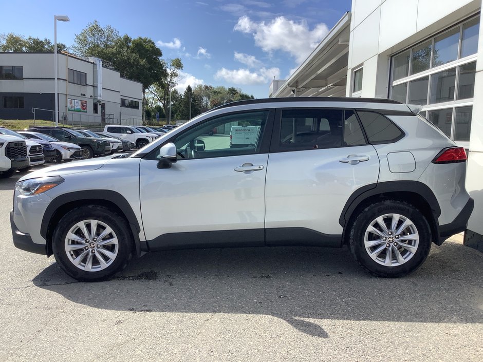 2022 Toyota COROLLA CROSS LE-4