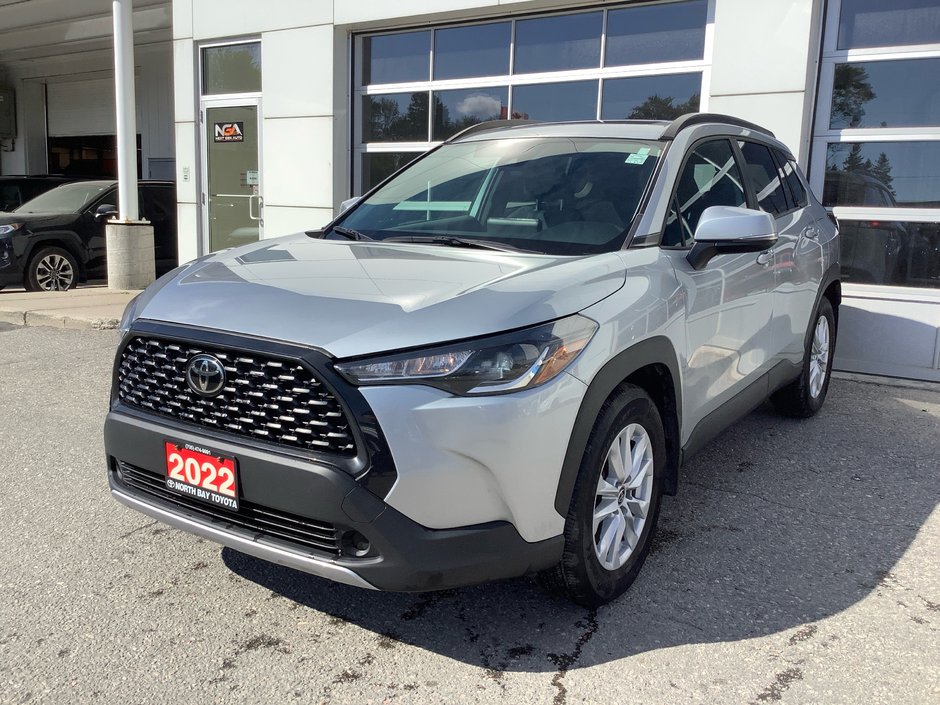 2022 Toyota COROLLA CROSS LE-0