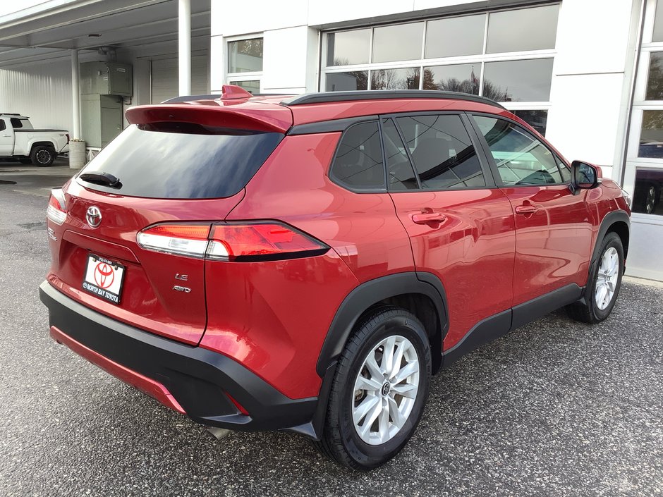 2022 Toyota COROLLA CROSS LE-8