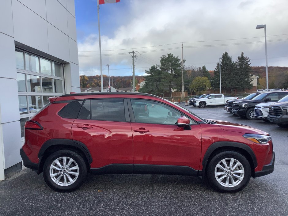 2022 Toyota COROLLA CROSS LE-3