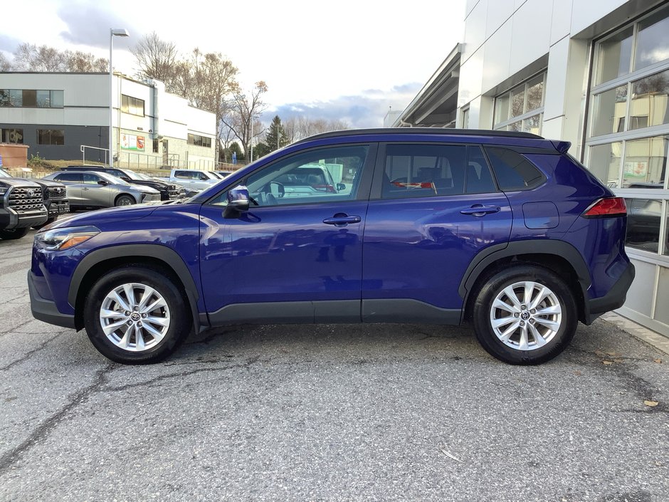 2022 Toyota COROLLA CROSS LE-4