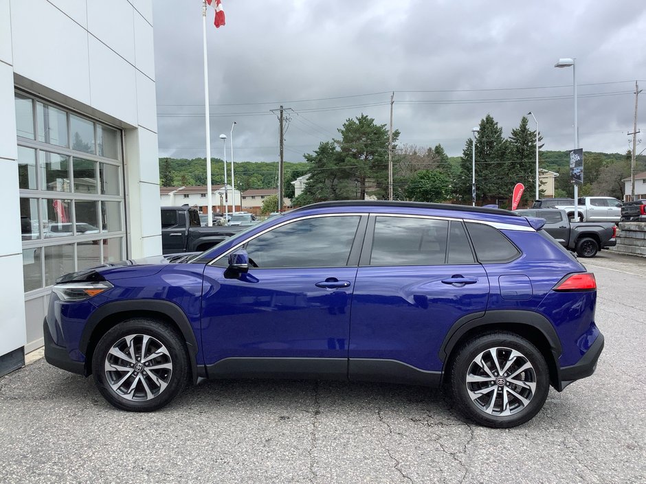 2022 Toyota COROLLA CROSS XLE-3
