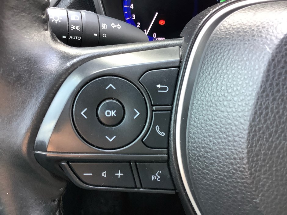2022 Toyota COROLLA CROSS XLE-16