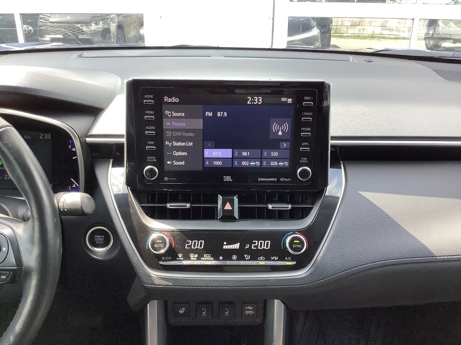 2022 Toyota COROLLA CROSS XLE-17