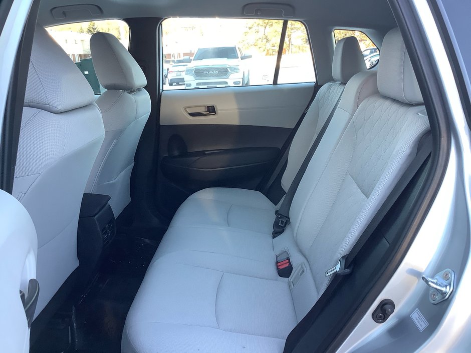 2023 Toyota COROLLA CROSS L-12