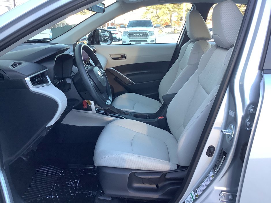 2023 Toyota COROLLA CROSS L-11