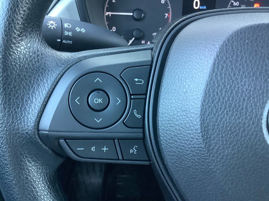 2023 Toyota COROLLA CROSS L-16