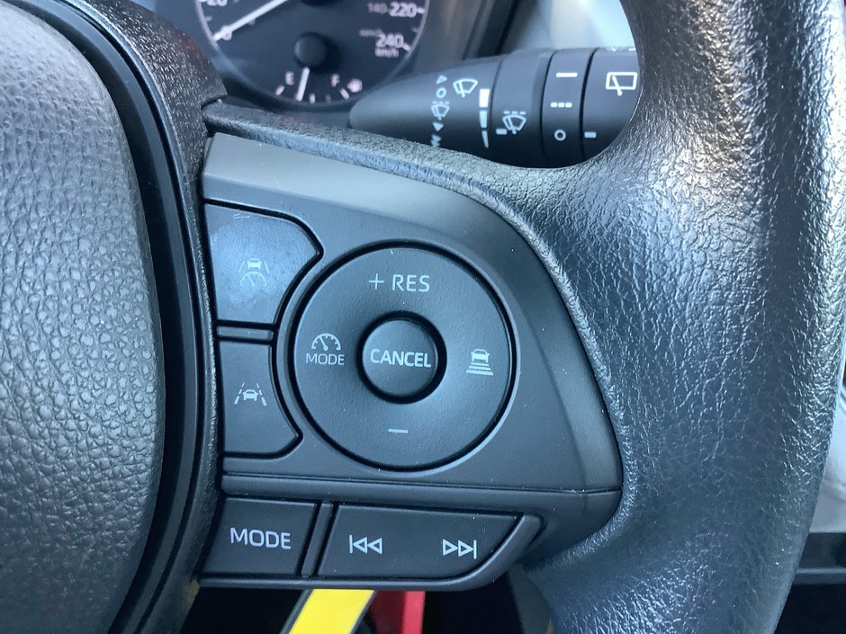 2023 Toyota COROLLA CROSS L-15