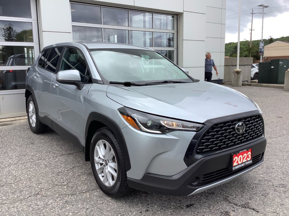 2023 Toyota COROLLA CROSS LE-1