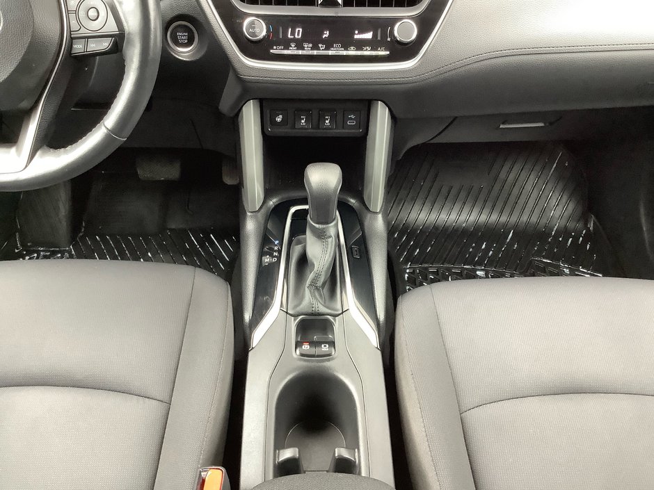 2023 Toyota COROLLA CROSS LE-19