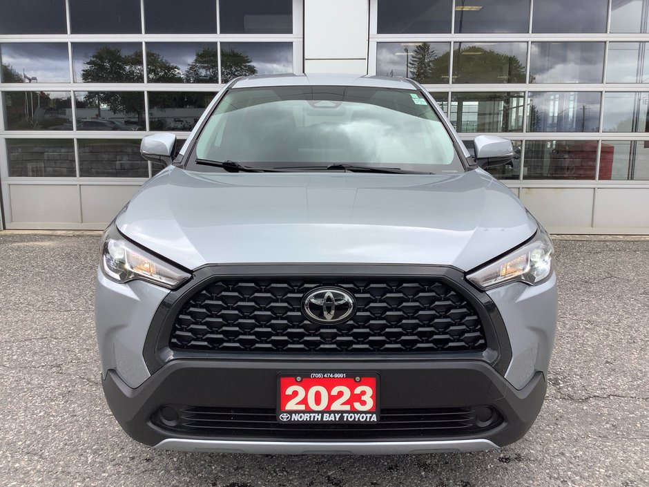 2023 Toyota COROLLA CROSS LE-2
