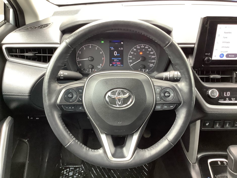 2023 Toyota COROLLA CROSS LE-14