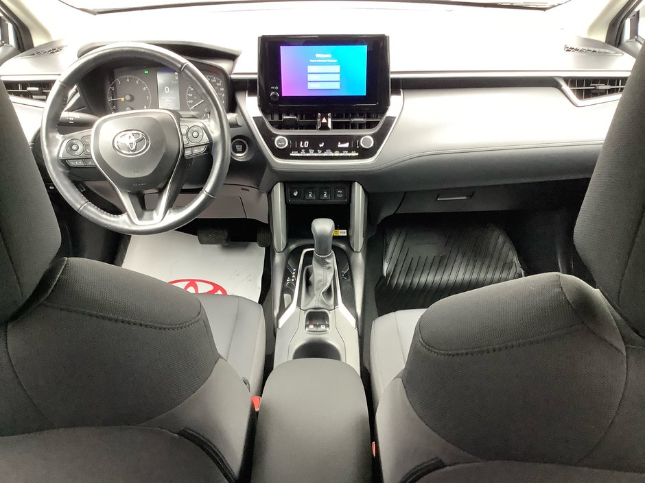 2023 Toyota COROLLA CROSS LE-14