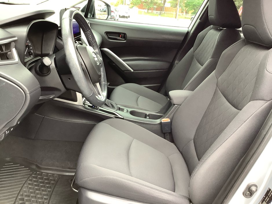 2023 Toyota COROLLA CROSS LE-5