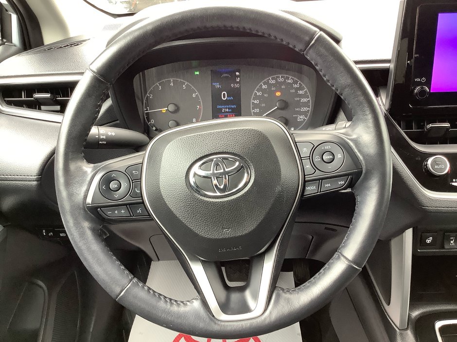 2023 Toyota COROLLA CROSS LE-12