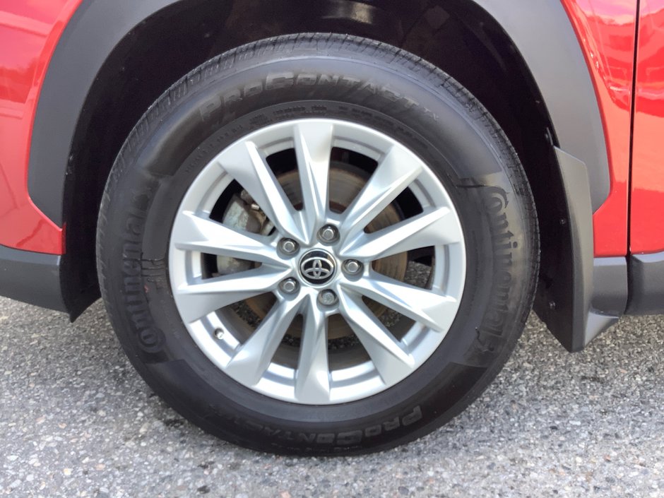 2023 Toyota COROLLA CROSS LE-8