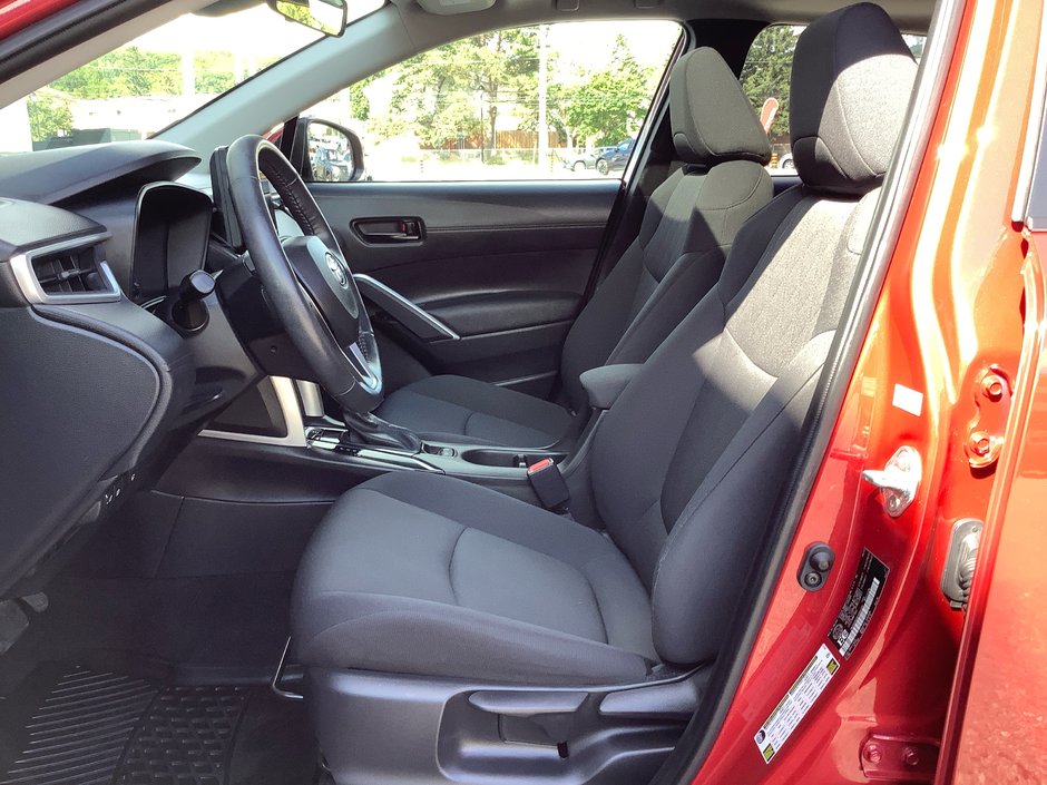 2023 Toyota COROLLA CROSS LE-12