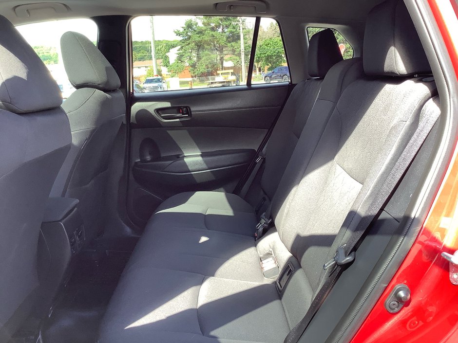 2023 Toyota COROLLA CROSS LE-13