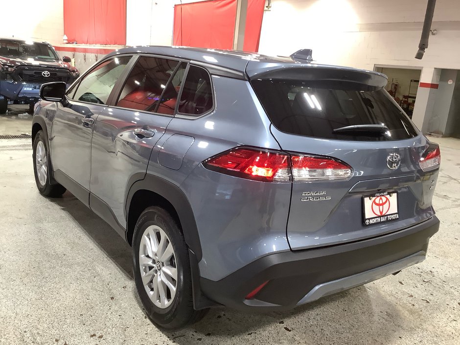 2024 Toyota COROLLA CROSS LE-6