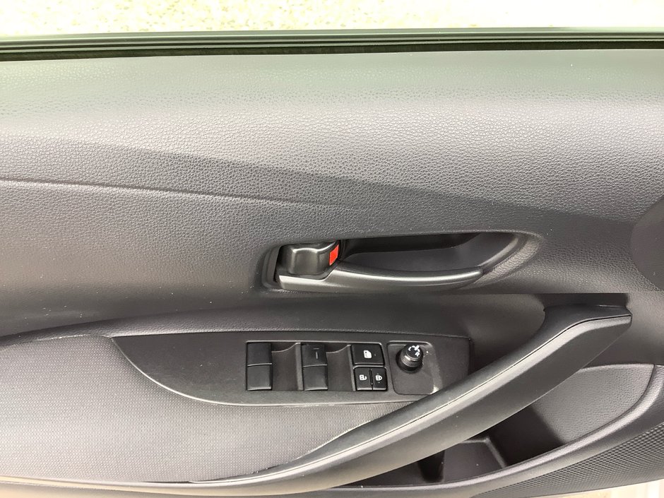 2023 Toyota COROLLA Hybrid LE-10