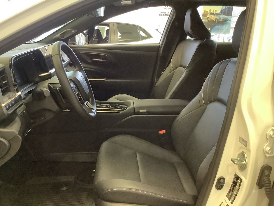 25 Toyota CROWN SIGNIA Limited-7