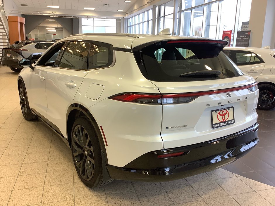 25 Toyota CROWN SIGNIA Limited-9