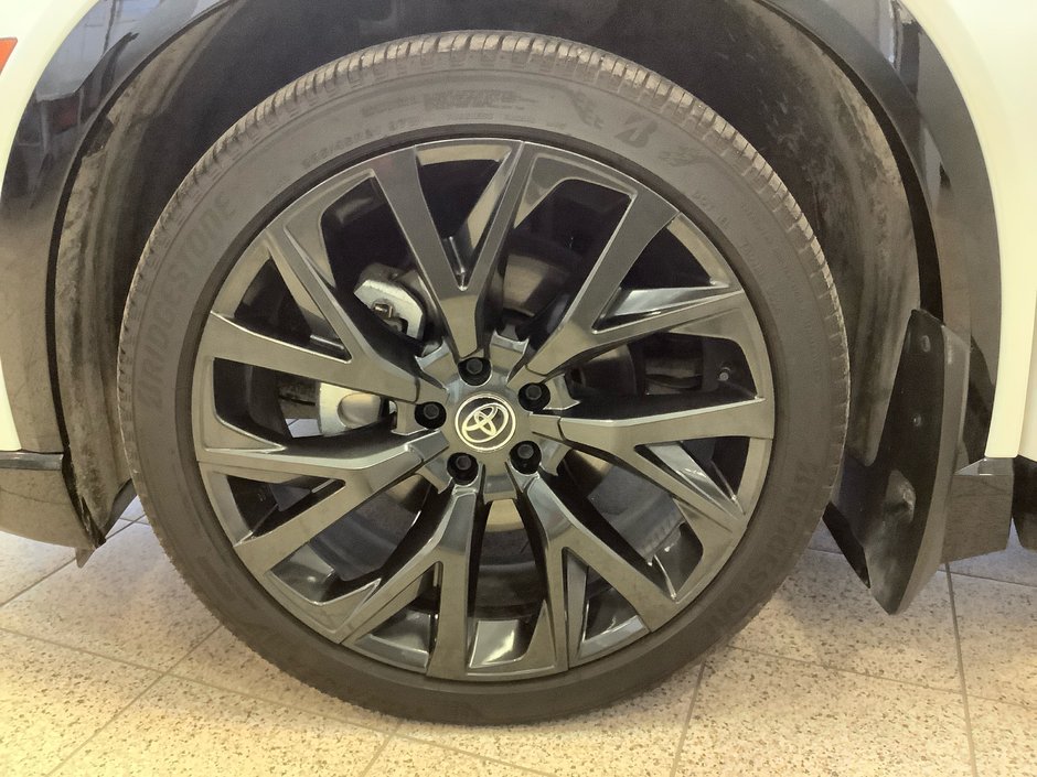 25 Toyota CROWN SIGNIA Limited-6