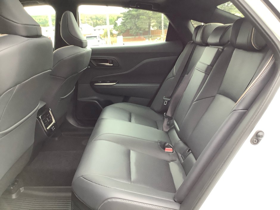 25 Toyota CROWN Platinum-13