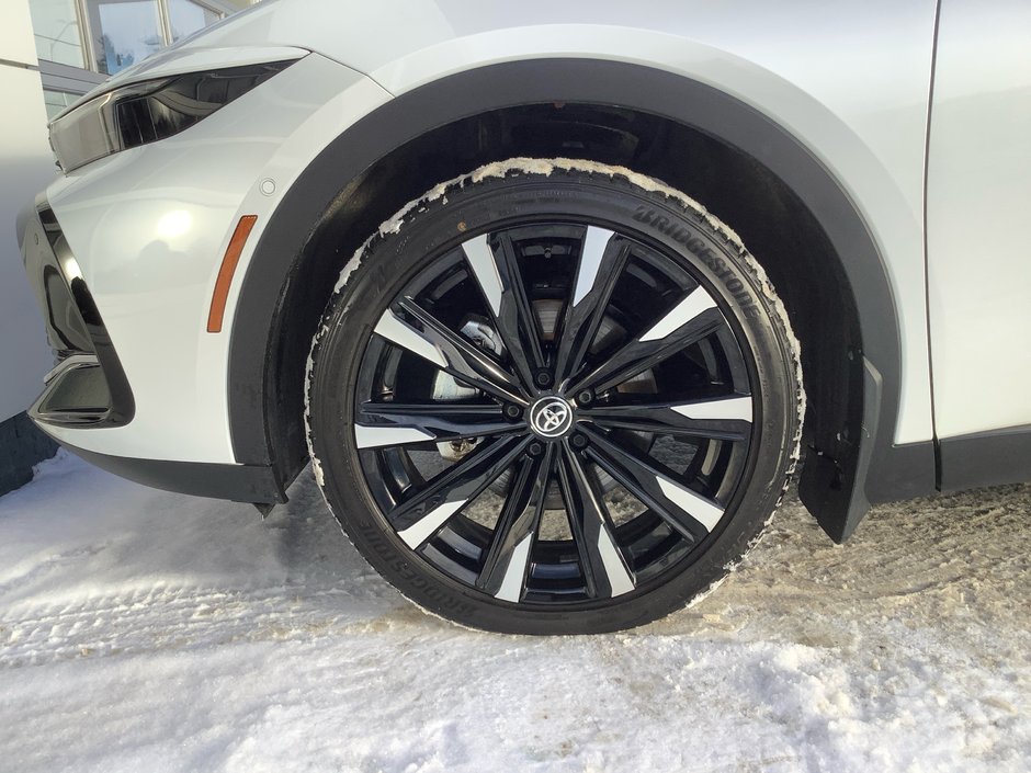 25 Toyota CROWN Platinum-10