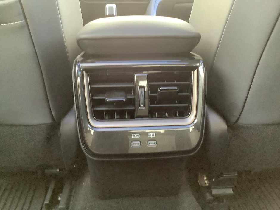 25 Toyota CROWN Platinum-26