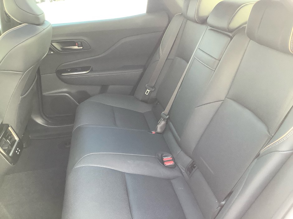 25 Toyota CROWN Platinum-16