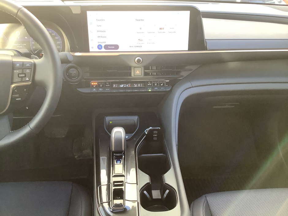 25 Toyota CROWN Platinum-21