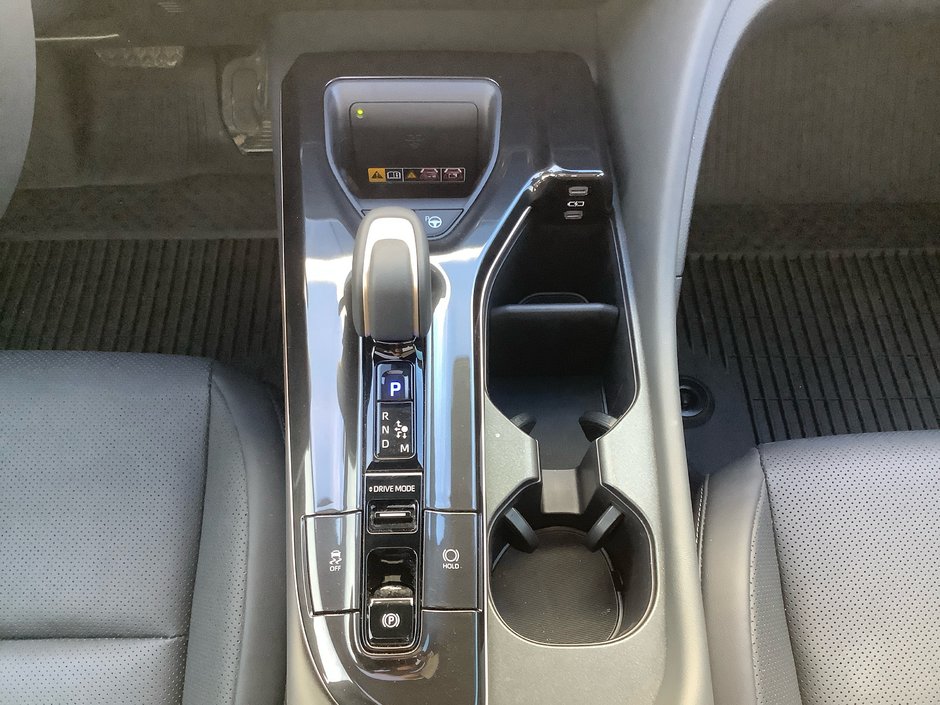 25 Toyota CROWN Platinum-23